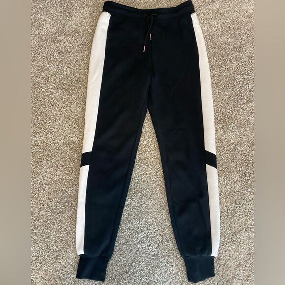 Onzie Blocked Black and white Sweatpant. Size Medium - Picture 1 of 6